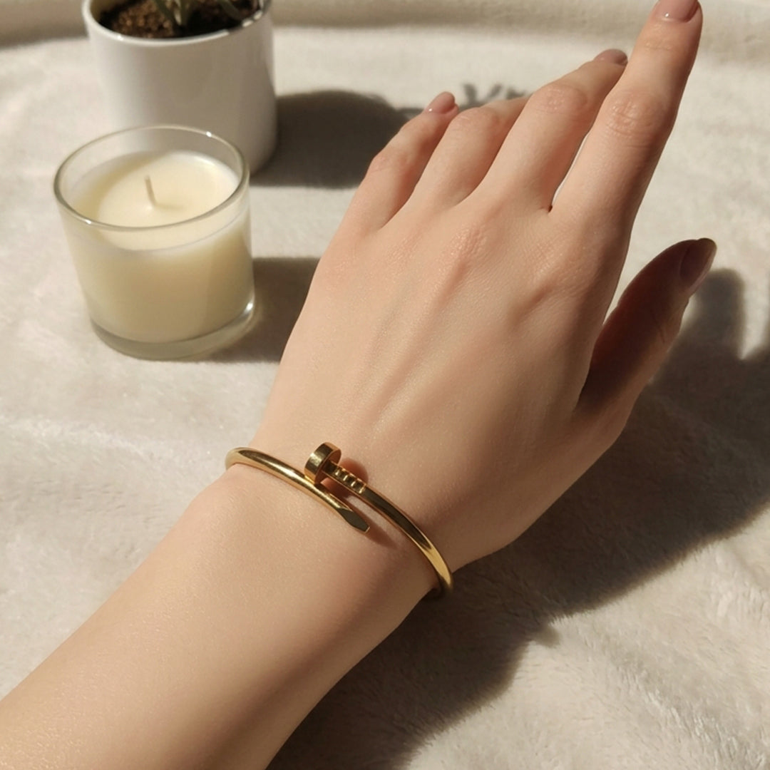 Nail Handcuff